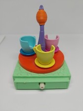 Figurines Polly Pocket Disney Magic Kingdom Castle  Manege Tasses  Mattel