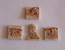 LOT de 4 fèves