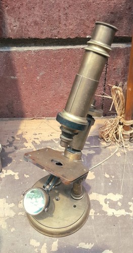 Microscope laboratoire à - de,