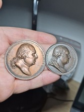 #131-9 ~ Médaille - LOUIS