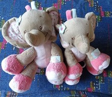 EB2/ LOT DE 2 DOUDOU PELUCHE +