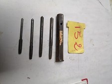 Lot de 4 poinçon pour chevilles et son outil à frapper lot 152