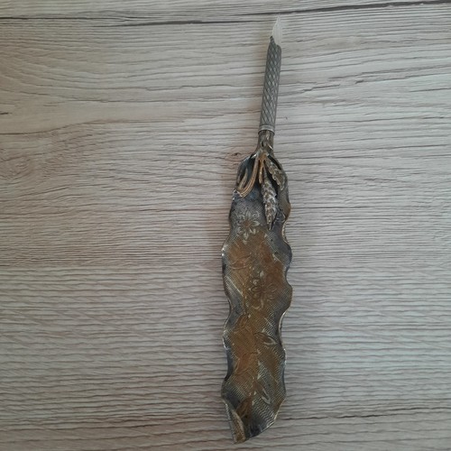 Porte plume feuille - plume,