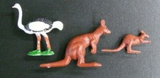   ANIMAUX DIVERS DE LA JUNGLE : LOT DE 3 ANIMAUX - KANGOUROUS / AUTRUCHE