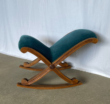 Ancien repose pieds en bois et