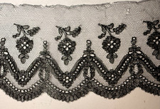 DENTELLE ANCIENNE - CHANTILLY aux fuseaux - 60 cm -  XIXème