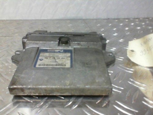 Calculateur moteur renault - calculateur,