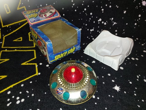 Soucoupe vintage space ship - vintage,