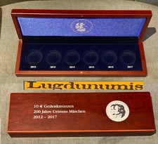 Coffret numismatique en bois