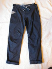 TRES BEAU PANTALON NEUF MARQUE