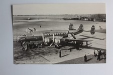 CPA Pays-Bas Schiphol Passagers sortant d'un Lockheed Constellation (64087)