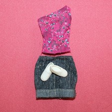 Ensemble haut / jupe / Basket Barbie / vêtement poupée Barbie Mattel vintage