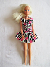 BARBIE en ROBE COURTE +