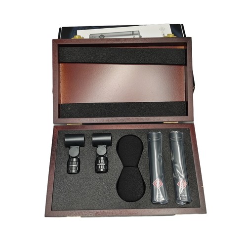 184 black microphone - km,