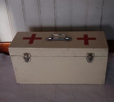 Ancienne boite de 1er secours