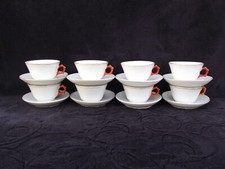 8 Anciennes tasses et