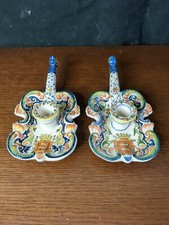 Paire de bougeoires en faience