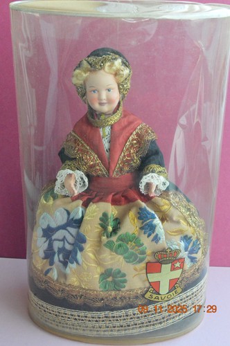 Ancienne poupee folklorique - folklorique, l