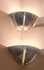 Paire d'appliques d'angle vintage en métal chrome forme de triangle - année 1960