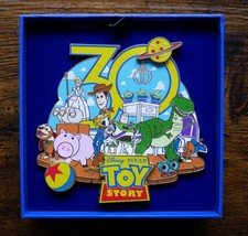 PIN DISNEYLAND PARIS EVENT TOY
