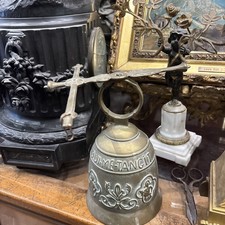 grande cloche d entree en