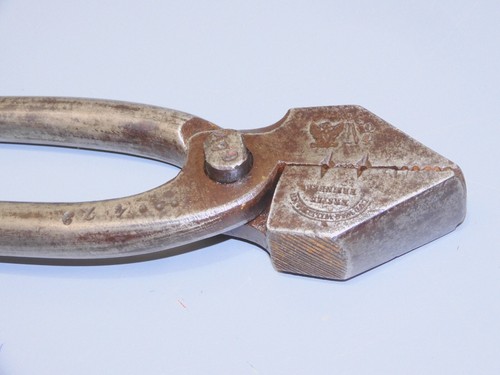 Ancienne pince a - ancienne,