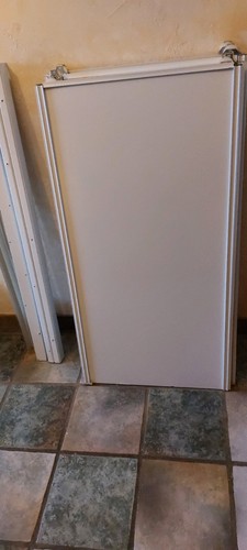 Kit pour porte - rails, et