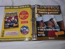 CLASSEUR INSIGNES MILITAIRES EDITIONS ATLAS AVEC 20 FASCICULES