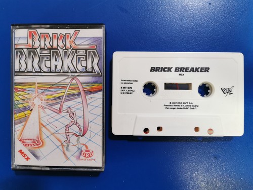 Brick breaker vitrine - -,