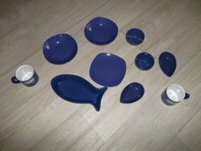 Lot de 10 pièces vaisselle diverses bleu foncé TBE