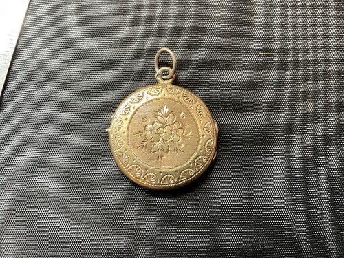 Pendentif reliquaire porte - pendentif,