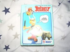 UDERZO . FIGURINE PLAY ASTERIX