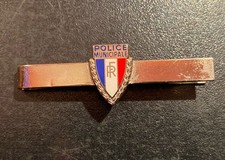 Rare PINCE  A  CRAVATE  -  POLICE  MUNICIPALE  Française -  METAL  ARGENTE
