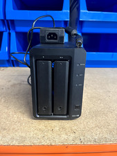 DS215+ Synology 2 Bay Desktop NAS 1 Go de mémoire + câble d'alimentation