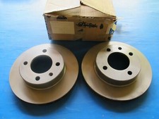 Disques de freins avant ventilés Nauder pour: Ford: Fiesta 1.6 XR2 01/81->03/89 