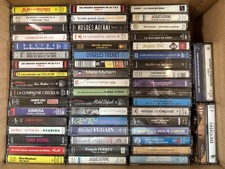 Lot de  54 cassettes audio diverses Variétés