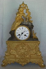 Pendule Restauration XIXème en bronze ciselé et doré mouvement à fil Pickard