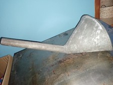 Ancien entonnoir à essence en