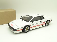 Auto Art SB 1/18 - Lotus Esprit Turbo Blanche