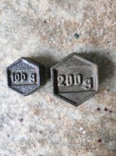 2 Anciens Poids en fonte CHAPPEE  100g et 200g