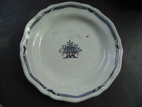 Assiette plat cul noir - assiette, /