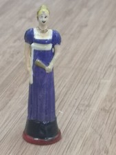 Figurine femme  de plomb peint