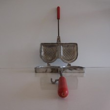Gaufrier moule à madeleines CS vintage design XXe made in France 1940 1960