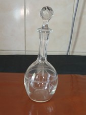 Ancienne carafe  en cristal Baccarat Gravée H 22  cm L 9 cm