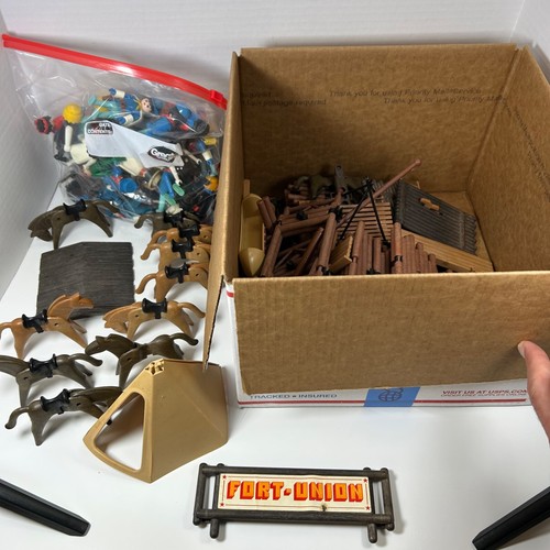 1980 fort union playmobil - fort,