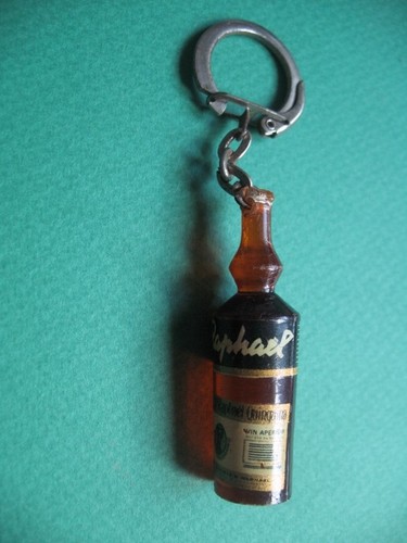 226 porte clés bouteille - 226,