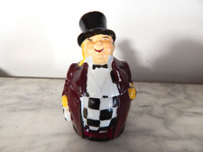 ANCIEN MOUTARDIER en PORCELAINE Représentant le Père LUSTUCRU