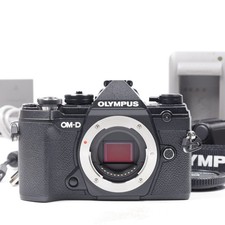 Corps noir OLYMPUS OM-D E-M5