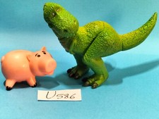 Lot U586: 2 figurines Toy