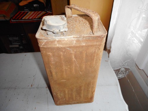 Ancien bidon essence - ancien, d'essence